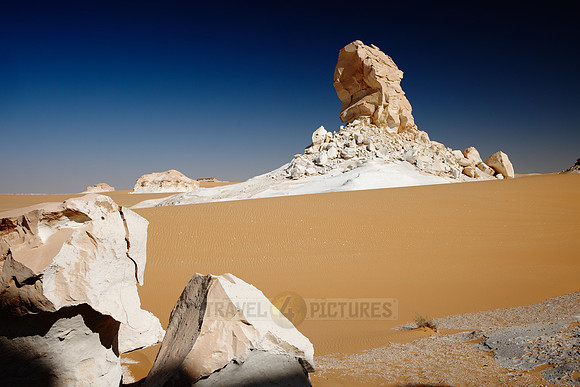 white desert at el Agabat