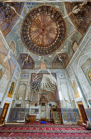 interior shot of Hoja Zayniddin Mosque