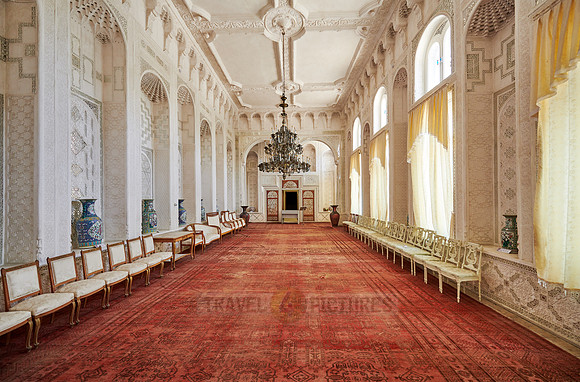 white hall in Summer Residential Palace Sitorai Mohi Khosa