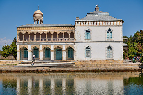 Harem with swimming pool in Summer Residential Palace Sitorai Mohi Hossa
