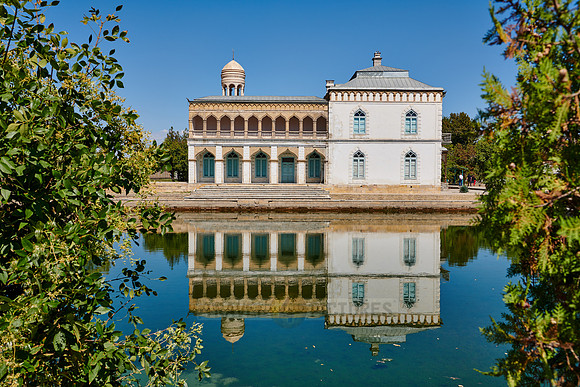 Harem with swimming pool in Summer Residential Palace Sitorai Mohi Hossa