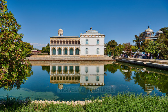 Harem with swimming pool in Summer Residential Palace Sitorai Mohi Hossa