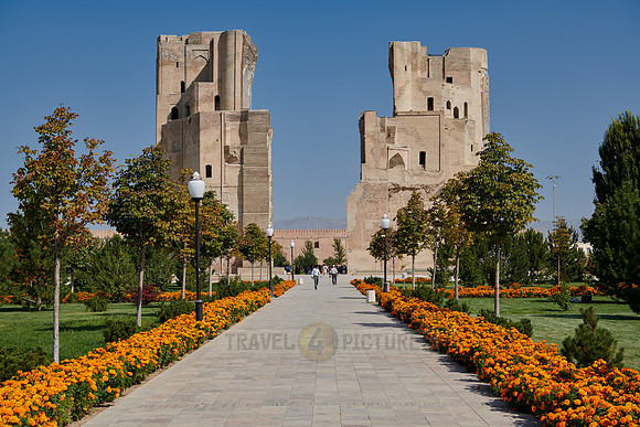 ruins of gate to Ak Saray Palace, Shahrisabz