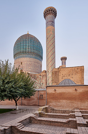 morning light on Amir-Timur-Mausoleum