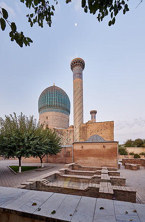 morning light on Amir-Timur-Mausoleum