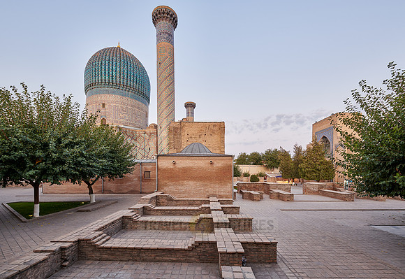 morning light on Amir-Timur-Mausoleum