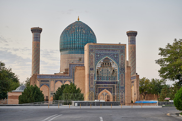 morning light on Amir-Timur-Mausoleum