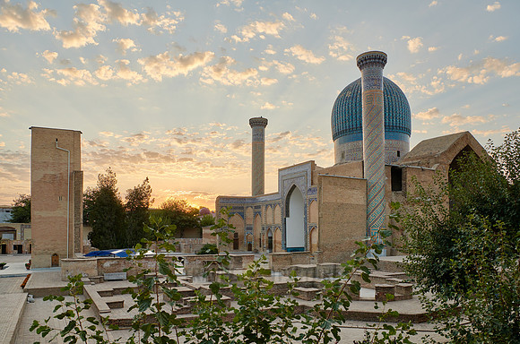 morning light on Amir-Timur-Mausoleum