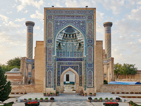 morning light on Amir-Timur-Mausoleum