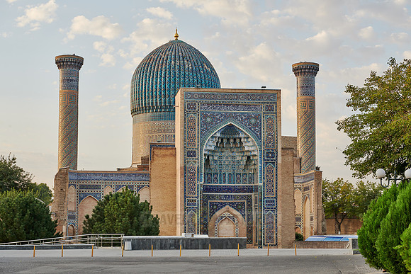 morning light on Amir-Timur-Mausoleum