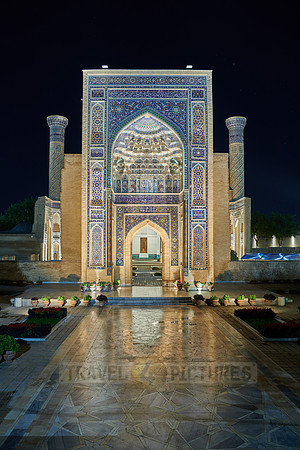 illuminated Amir-Timur-Mausoleum