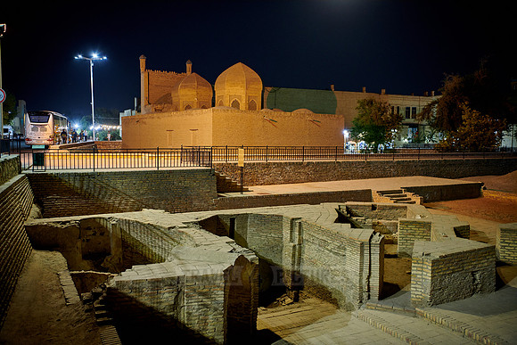 illuminated Magok-i-Attari Mosque, Bukhara