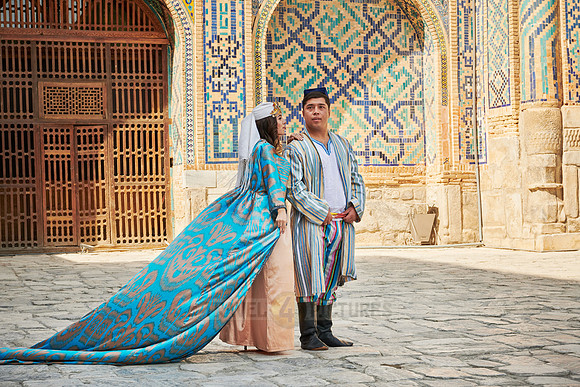 wedding couple in traditional clothes