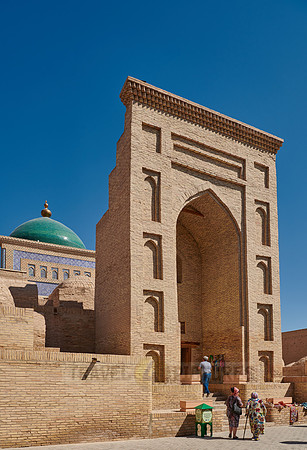 outside Pakhlavan Makhmoud Mausoleum, Itchan-Kala