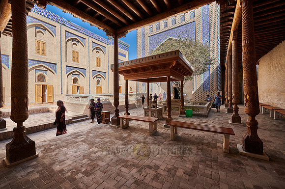 inner courtyard of Pakhlavan Makhmoud Mausoleum