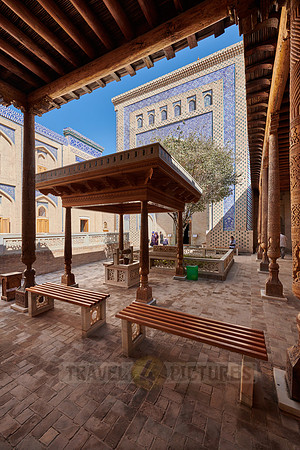 inner courtyard of Pakhlavan Makhmoud Mausoleum