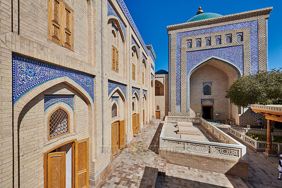 inner courtyard of Pakhlavan Makhmoud Mausoleum