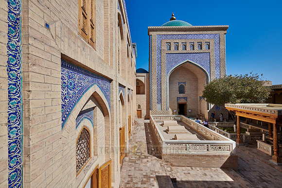 inner courtyard of Pakhlavan Makhmoud Mausoleum
