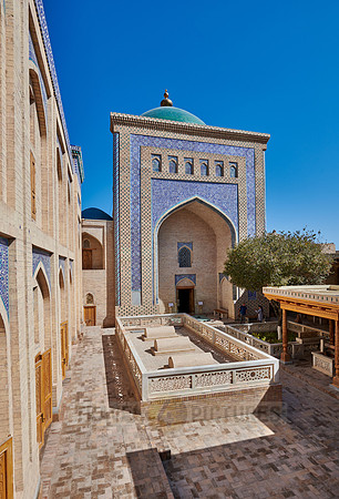 inner courtyard of Pakhlavan Makhmoud Mausoleum