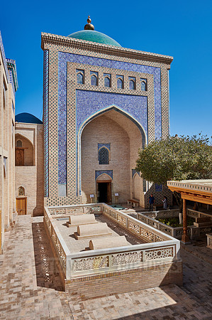 inner courtyard of Pakhlavan Makhmoud Mausoleum