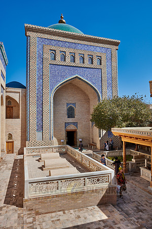 inner courtyard of Pakhlavan Makhmoud Mausoleum