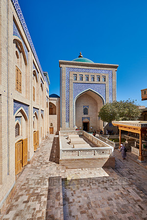 inner courtyard of Pakhlavan Makhmoud Mausoleum