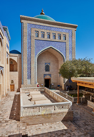 inner courtyard of Pakhlavan Makhmoud Mausoleum