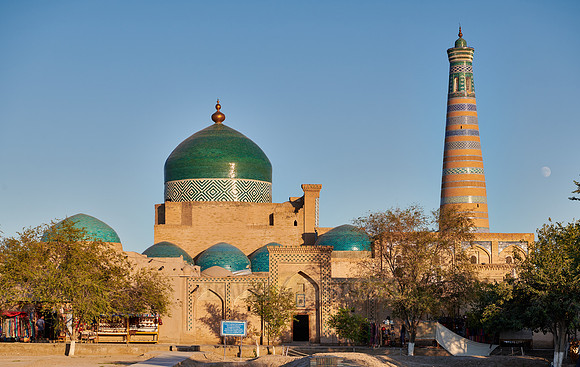Pakhlavan Makhmoud Mausoleum and Islam Khoja Minaret