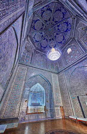 interior shot of Pakhlavan Makhmoud Mausoleum