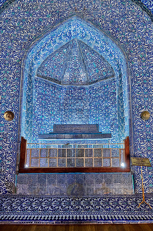 interior shot of Pakhlavan Makhmoud Mausoleum