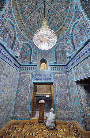 interior shot of Pakhlavan Makhmoud Mausoleum