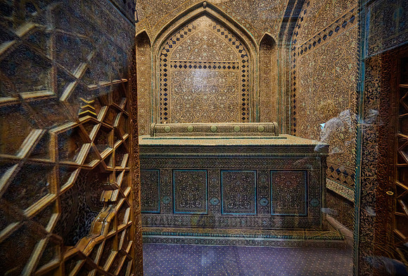 interior shot of Pakhlavan Makhmoud Mausoleum