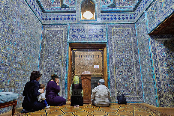 interior shot of Pakhlavan Makhmoud Mausoleum