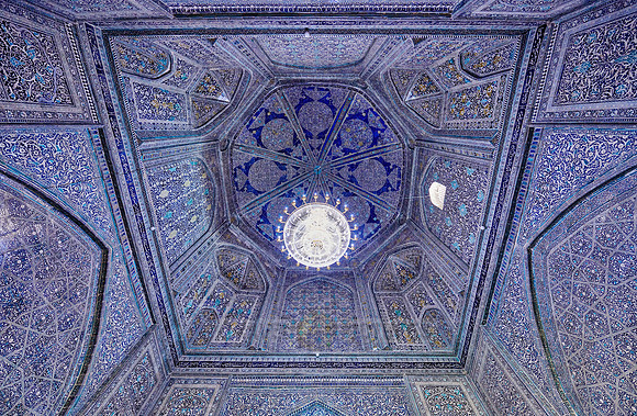 interior shot of Pakhlavan Makhmoud Mausoleum