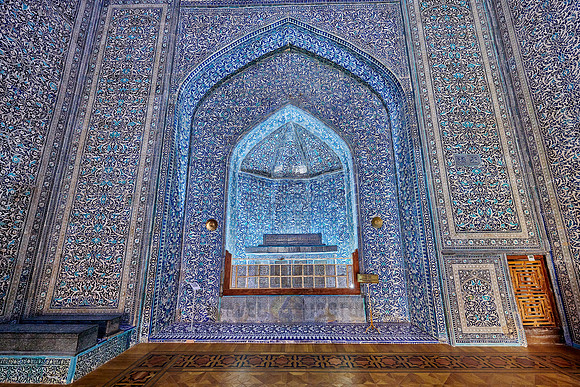 interior shot of Pakhlavan Makhmoud Mausoleum