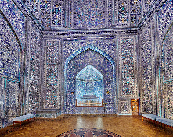 interior shot of Pakhlavan Makhmoud Mausoleum