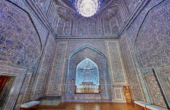 interior shot of Pakhlavan Makhmoud Mausoleum