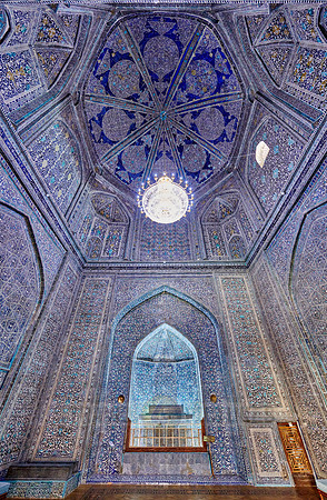 interior shot of Pakhlavan Makhmoud Mausoleum