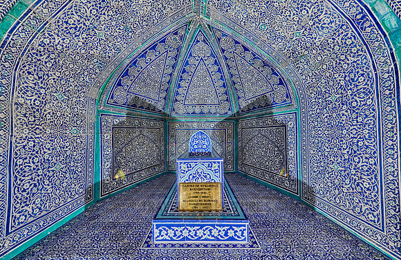 interior shot of Pakhlavan Makhmoud Mausoleum