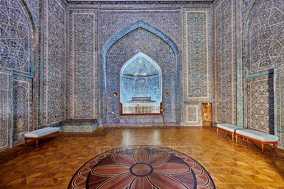 interior shot of Pakhlavan Makhmoud Mausoleum
