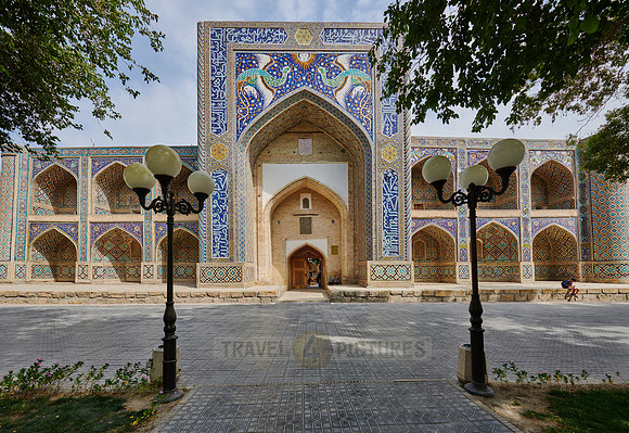 beautifully decorated Nadir Divan Begi madrassah