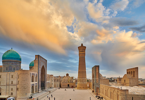 ensemble of Mir-i Arab-Madressa, Kalyan-Mosque and minaret