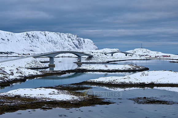 The Flakstad bridges