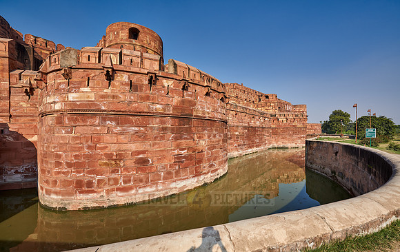 rampart of Agra Fort
