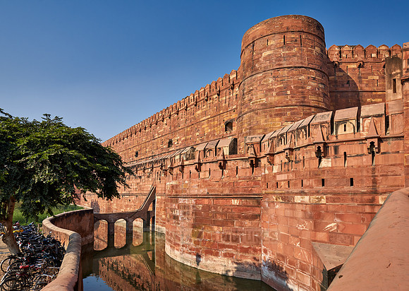 rampart of Agra Fort