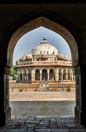 tomb of Isa Khan Niazi