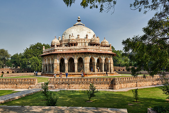 tomb of Isa Khan Niazi