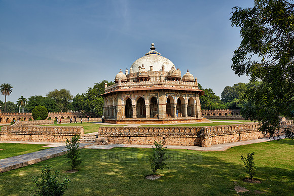 tomb of Isa Khan Niazi
