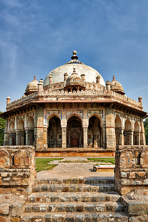 tomb of Isa Khan Niazi