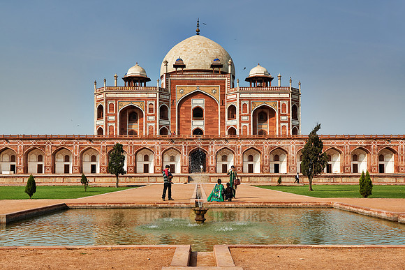 tomb of Nasiruddin Muhammad Humayun